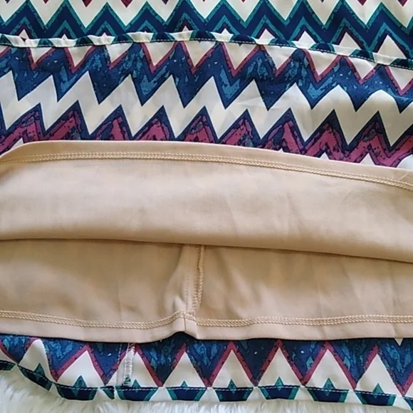 Speechless Chevron Cutout Shift Dress - Juniors XL - Picture 12 of 16